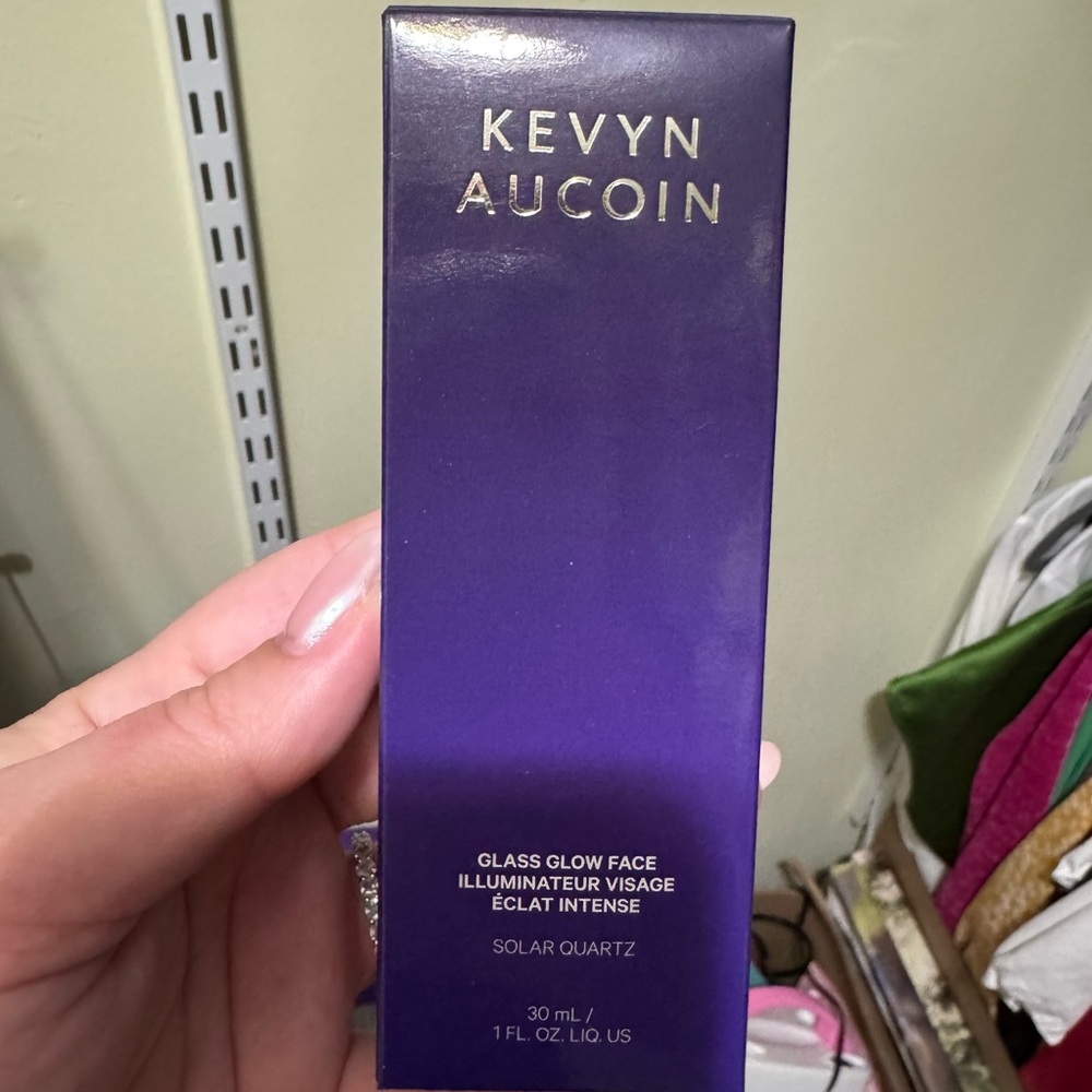 Kevyn Aucoin Glass Glow Face - Purple Packaging